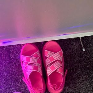 These ugg bootsI don’t like the way they are they were gifted not for me lol